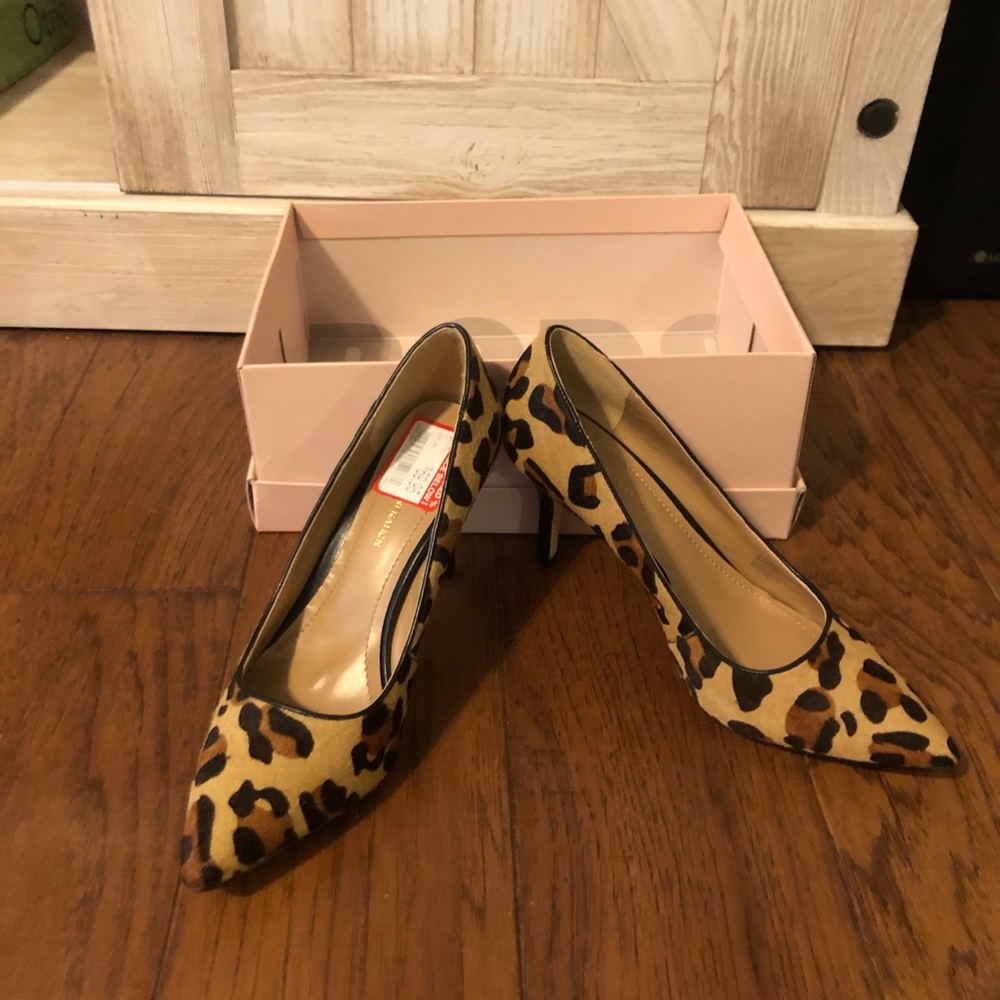 New in box BCBG cheetah pointed heels